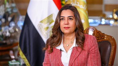 وزيرة التنمية المحلية تتابع مع محافظ مطروح تداعيات حادث انقلاب عربات قطار بمطروح