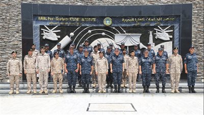 قائد القوات البحرية يلتقى رئيس أركان القوات البحرية الملكية السعودية