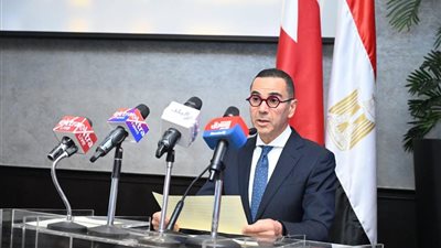 وزير الاستثمار والتجارة الخارجية يفتتح فعاليات منتدى الأعمال المصري البحريني