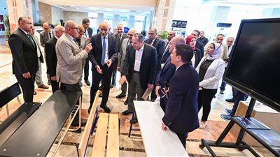 رئيس الهيئة العربية للتصنيع ووزير التربية والتعليم يبحثان تعزيز التعاون في مجالات التعليم التفاعلي والذكاء الاصطناعي 