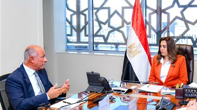 عوض تشيد بالدور المشترك بين وزارتي البيئة والخارجية في تنسيق المواقف الوطنية تجاه مختلف القضايا البيئية