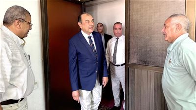 وزير قطاع الأعمال في زيارة مفاجئة لشركة السد العالي للمشروعات الكهربائية والصناعية 