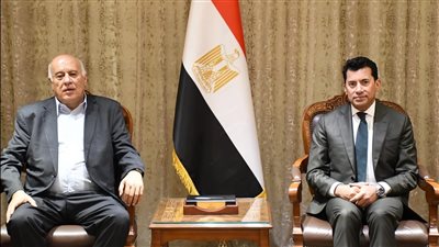 وزير الشباب والرياضة يلتقي نظيره الفلسطيني بمقر الوزارة بالعاصمة الإدارية لمناقشة الملفات الشبابية والرياضية