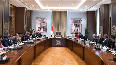رئيس الوزراء يترأس اجتماع اللجنة الوزارية للسياحة