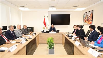 سويلم يبحث مع المدير الإقليمي للوكالة الفرنسية للتنمية سبل تعزيز التعاون بين الوزارة والوكالة في مجال الموارد المائية والري