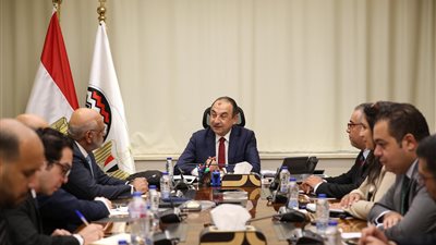 وزير قطاع الأعمال يستقبل وفدًا من مجموعة البنك الدولي لبحث تعزيز التعاون المشترك