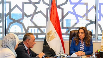 وزيرة التنمية المحلية والقائم بأعمال وزير البيئة تلتقي الرئيس التنفيذي لهيئة المتحف المصري الكبير لبحث مختلف الجوانب البيئية