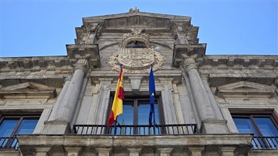 إسبانيا تستدعى القائم بأعمال السفارة الروسية في مدريد بسبب بولندا