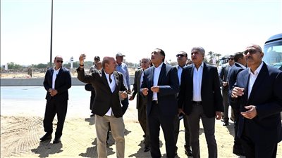 رئيس الوزراء يُتابع أعمال التطوير الجارية بالمنطقة المُحيطة بالمتحف المصري الكبير