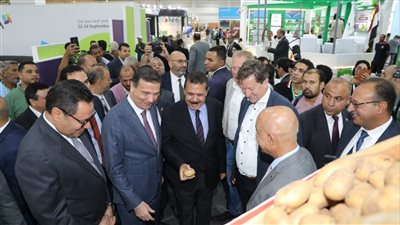 نيابة عن رئيس مجلس الوزراء.. وزير الزراعة يفتتح معرض ومؤتمر 