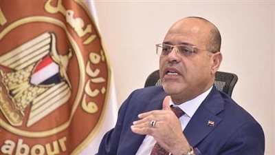 وزير العمل يُعلن عودة عجلات الإنتاج للدوران بكامل طاقاتها في شركة نايل لينين جروب للنسيج بالأسكندرية 