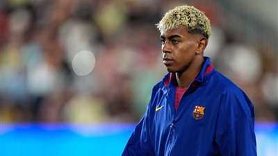 تحديد موقف لامين جمال من المشاركة مع برشلونة في مواجهة نيوكاسل