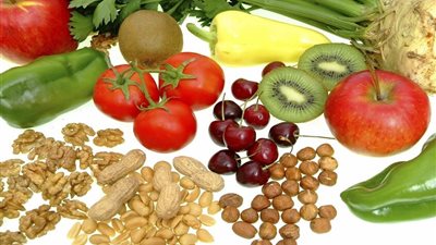 دور الخضروات والفواكه في الحفاظ على صحة الأمعاء