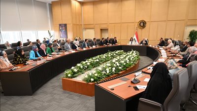 وزير الصناعة والنقل ووزيرة التضامن يشهدان توقيع بروتوكول تعاون لرعاية المسنين المحالين للتقاعد