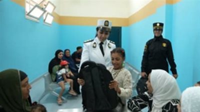 الداخلية توزع حقائب ومستلزمات مدرسية على أبناء نزلاء مراكز الإصلاح