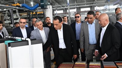 رئيس الوزراء يفتتح مصنع 