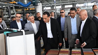 رئيس الوزراء يفتتح مصنع 