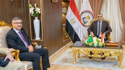 وزير الإنتاج الحربي يستقبل السفير الباكستاني بالقاهرة لبحث أوجه التعاون في مجال التصنيع العسكري والمدني