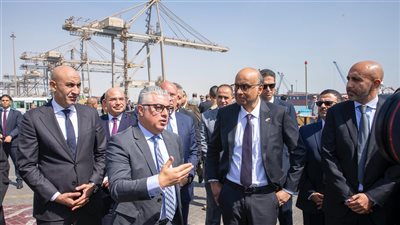 رئيس جمهورية سنغافورة يزور مقر الهيئة العامة للمنطقة الاقتصادية لقناة السويس بالسخنة