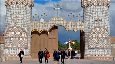 الأنبا باخوميوس يزور دير القديس مارمرقس الرسول بالعلمين 