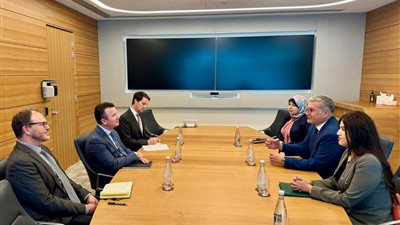 وزير البترول والثروة المعدنية يبحث التعاون مع شركات التعدين والغاز في غرب أستراليا