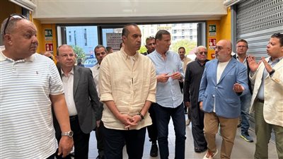 في ختام زيارتهما لإيطاليا..وزيرا الزراعة والشؤون النيابية يتفقدان تجربة السوق التعاوني في باري