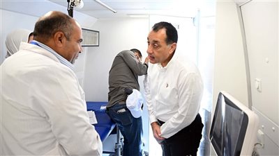 رئيس الوزراء يتفقد مركز طب الأسرة 