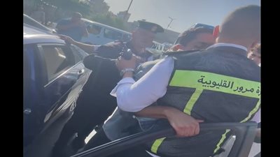 القبض على سائق مخمور ظهر في فيديو أثار الغضب