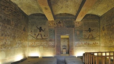 اختفاء لوحة أثرية نادرة والسلطات تحقق في الواقعة