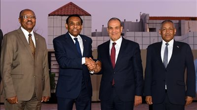 وزير الخارجية يلتقي رئيس الوزراء السوداني