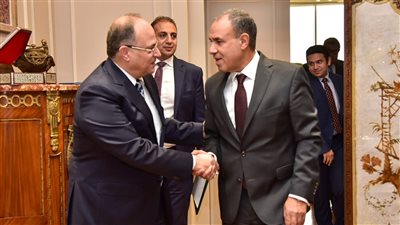رئيس هيئة الدواء المصرية يعقد اجتماعاً مع وزير الخارجية لبحث التعاون الدولي في قطاع الدواء