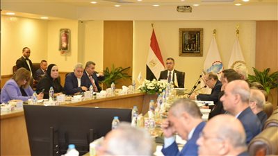 وزير التموين يترأس اجتماع الجمعية العامة للشركة القابضة للصناعات الغذائية