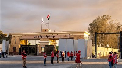 إسرائيل تغلق معبر رفح ردا على تأخر تسليم رفات الرهائن الإسرائيليين