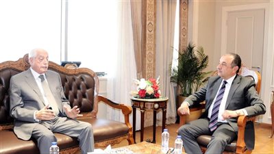 وزير قطاع الأعمال العام يستقبل مستشار رئيس الجمهورية للتنمية المحلية ومحافظ الشرقية