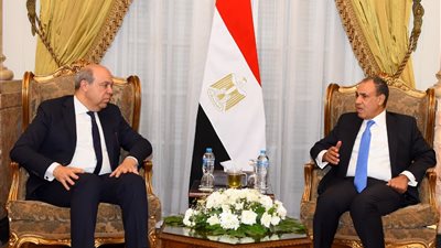 وزير الخارجية يلتقي وزير الطيران المدني