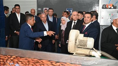 وزير الصناعة والنقل يفتتح مصنعاً لتصدير الحاصلات الزراعية و3 خطوط إنتاج دوائية بمصنع لمستحضرات التجميل بالمنطقة الصناعية بجمصة