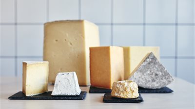 كيف تخزن الجبن للحفاظ على نكهته الطازجة؟