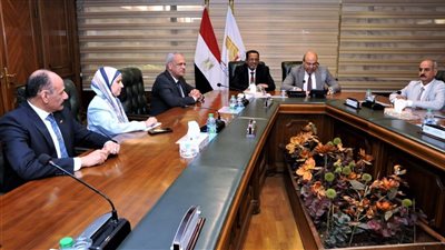 وزير الطيران المدني يشهد حفل تخرج طلبة المراقبة الجوية من دولة اليمن الشقيقة