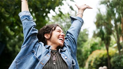 اكتشاف مذهل.. السعادة تحمي من أمراض القلب والسرطان بشكل يفوق التوقعات