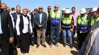  وزير الكهرباء يتفقد إنهاء الأعمال في موقعي أبراج عبور قناة السويس على مسار خط الربط الكهربائي المصري السعودي