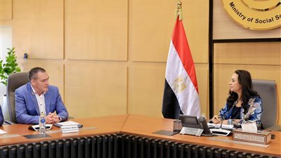 وزيرة التضامن الاجتماعي تلتقي وفدًا من شركة اوتوبوك الألمانية لمتابعة تجهيز مراكز التجميع والمواءمة 