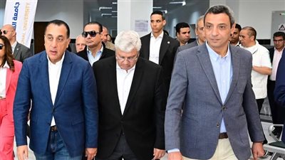 رئيس الوزراء يستعرض الموقف التنفيذي لأبرز المشروعات والمبادرات بمحافظة السويس