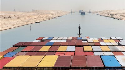 الحكومة تعلن عن استثمارات عملاقة بقناة السويس بمليارات الدولارات