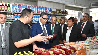وزير التموين يتفقد عدداً من الأنشطة التموينية بالقاهرة لمتابعة توافر السلع وانتظام منظومة الدعم