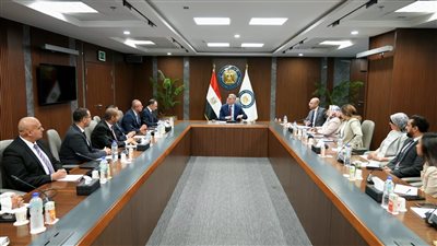 وزير البترول والثروة المعدنية يلتقي مجموعة من كوادر الإدارة المتوسطة والشابة