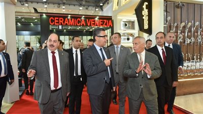وزير التموين يفتتح معرض 