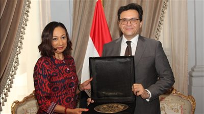 وزير الثقافة يلتقي وزيرة الثقافة والفرنكوفونية في كوت ديفوار لبحث آليات التعاون الثقافي