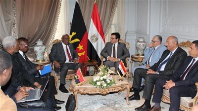 وزير الثقافة يلتقي نظيره الأنجولي لبحث آفاق التعاون الثقافي المشترك