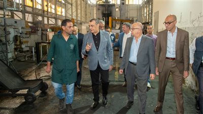 وزير الدولة للإنتاج الحربي يطمئن على سير العملية الإنتاجية بشركة حلوان للصناعات الهندسية