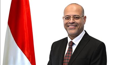 وزير العمل يدعو الشباب للاستفادة من مبادرة التدريب المهني داخل المنشآت